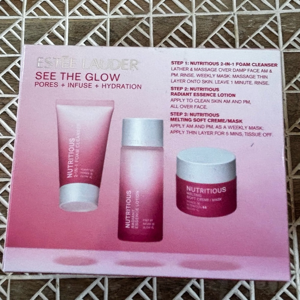 Estée Lauder limited edition: See the glow mini kit
